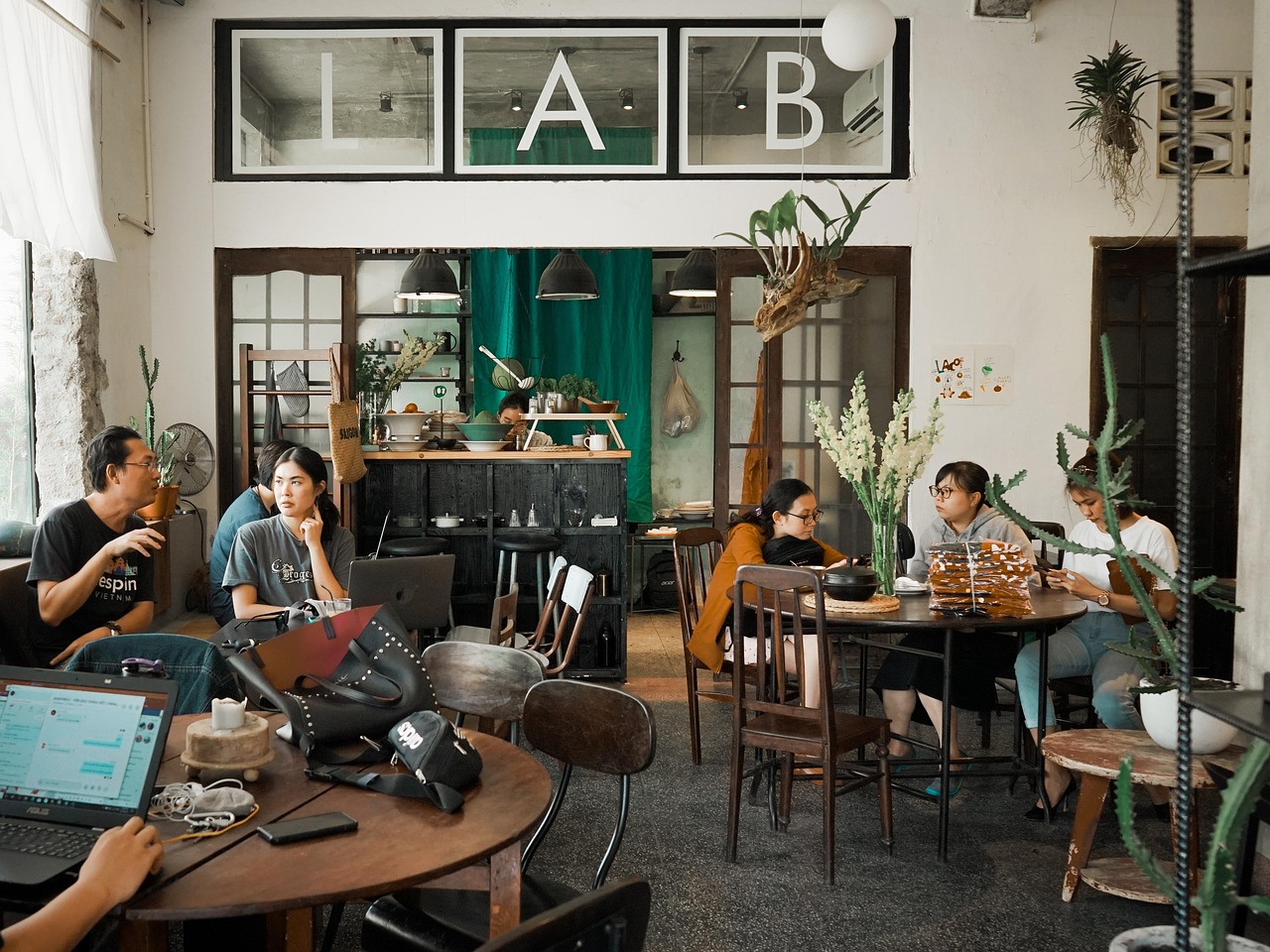 懂的通信实名账号：详情下载教程嗨淘全球app